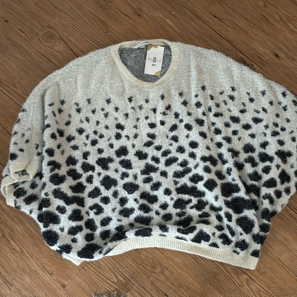 NWT Davi & Dani loose Sweater